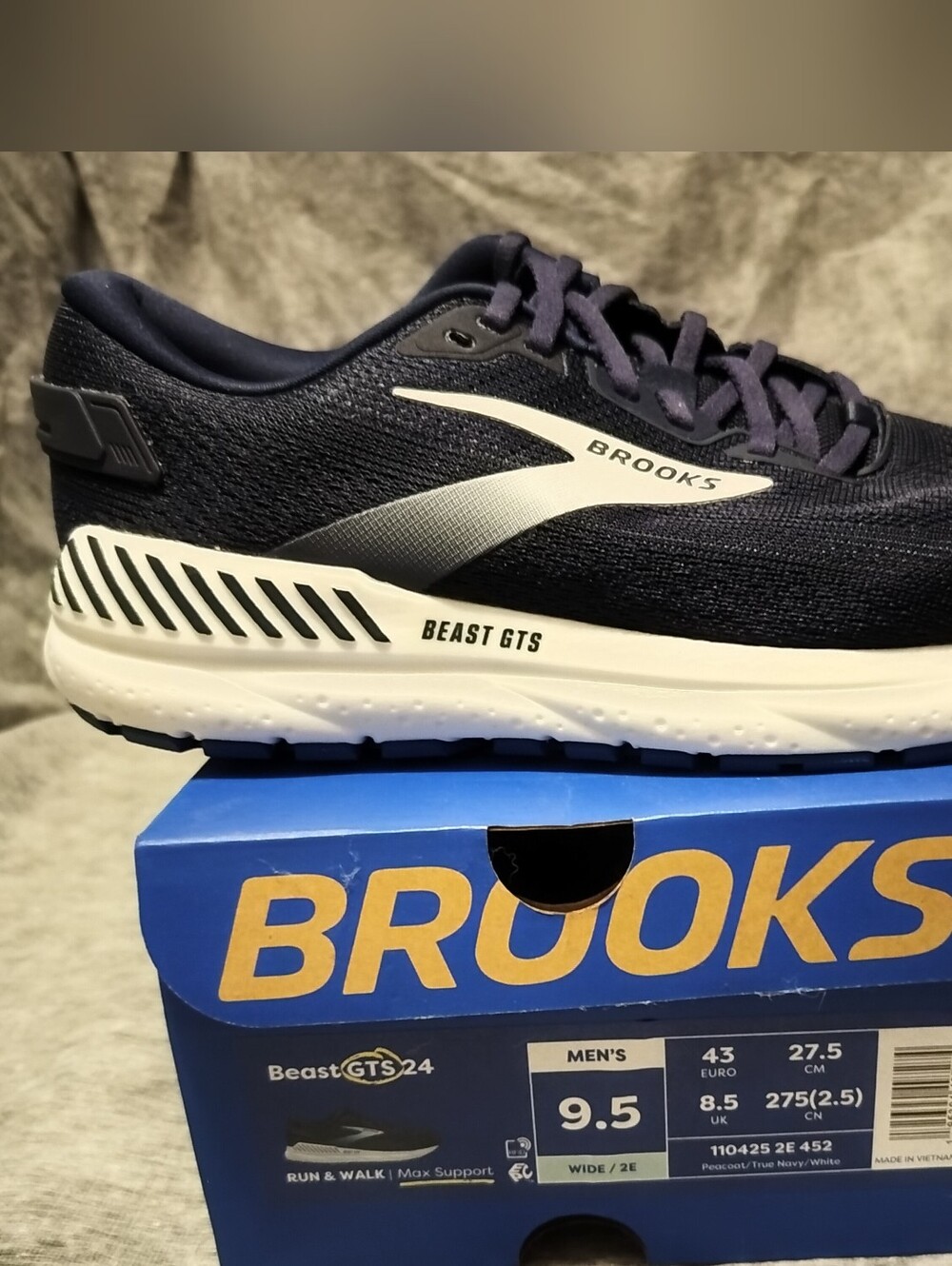 Brooks Beast GTS Men's 9.5 2E Running Shoes - Navy/White